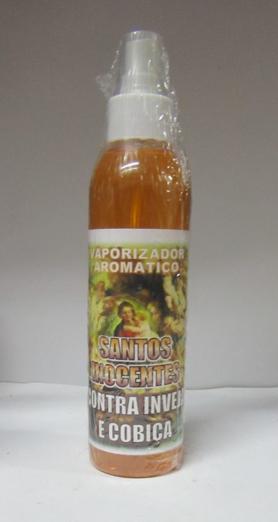 Frasco de spray aromático laranja com rótulo de santos inocentes