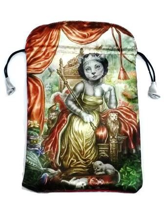 Saco estampado com figura artísticina de gato coroado sentado em trono