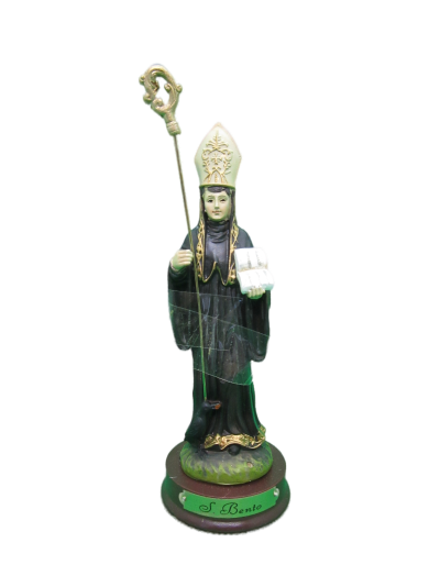 Estátua colorida de S. Bento com báculo e livro, base verde