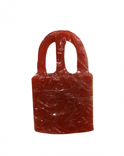 Sacola de plástico vermelha translúcida com duas alças