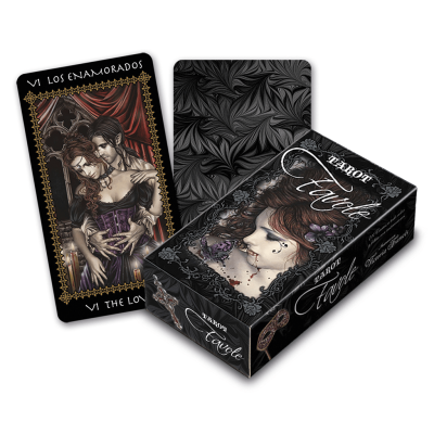Conjunto de cartas de tarot com caixa preta ilustrada e carta com casal e texto VI LOS ENAMORADOS VI THE LOVERS