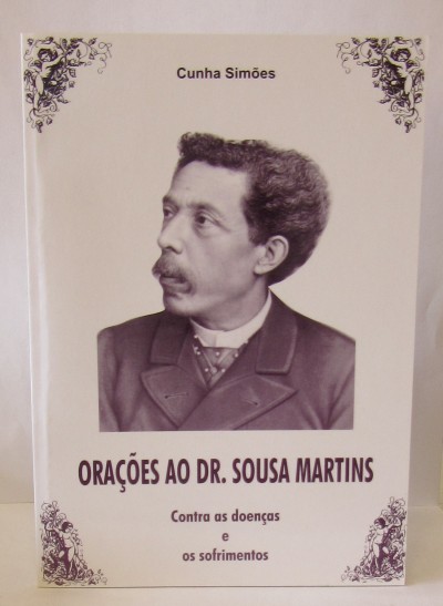 Capa de livro branco com foto a preto e branco de homem e texto em roxo