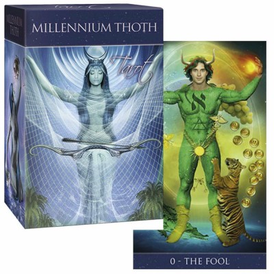 Caixa do baralho Millennium Thoth Tarot e uma carta chamada The Fool com homem vestido de verde e tigre ao lado.