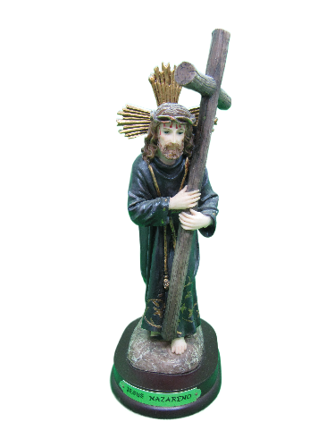 Estátua de Jesus Nazareno em resina com túnica verde, segurando cruz e base verde com texto