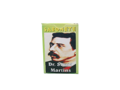 Embalagem de sabão verde com rosto masculino e texto Dr. Souza Martins