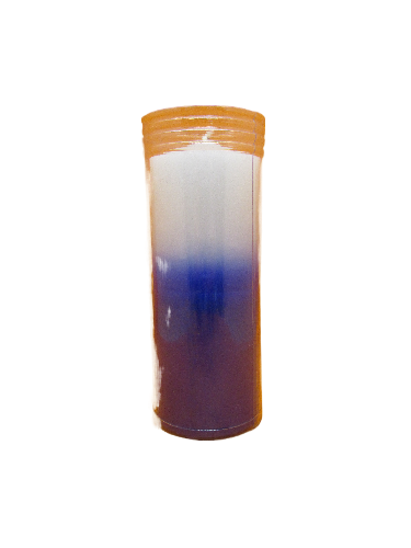 Vela de vidro cilíndrica com gradação de cores laranja, branco e azul