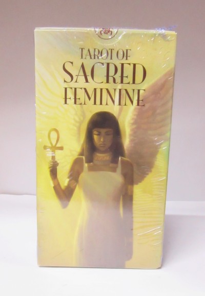 Caixa de Tarot of Sacred Feminine com figura feminina e asas douradas