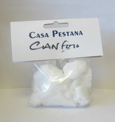 Pacote de bolas de algodão com etiqueta CASA PESTANA