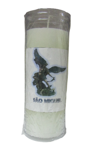 Vela branca em vidro com etiqueta de São Miguel