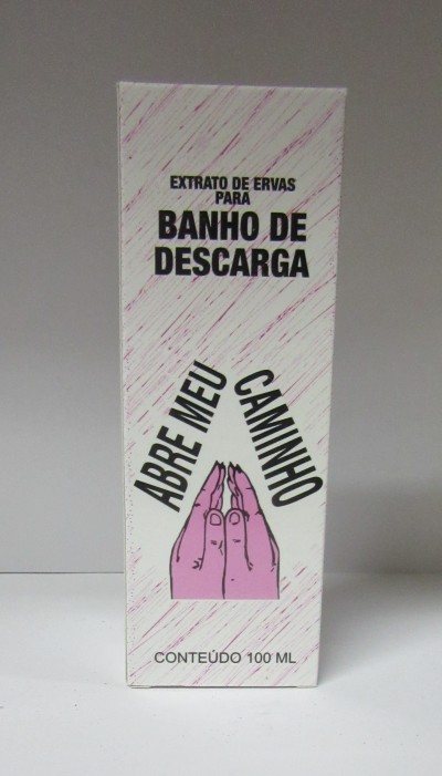 Embalagem de extrato de ervas para banho de descarga, com texto e símbolo de mãos em fundo branco com textura rosa.