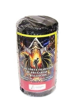Vela preta cilíndrica com imagem de figura encapuzada e dragões, texto em português.