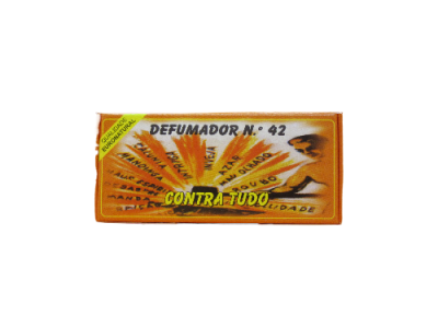 Caixa laranja do DEFUMADOR N.º 42 CONTRA TUDO com palavras em destaque num leque colorido