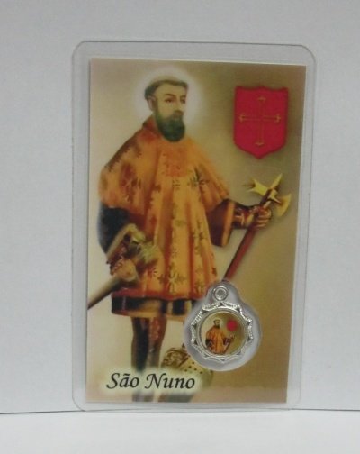 Cartão religioso de São Nuno com relicário metálico