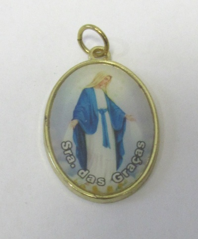 Medalha oval Senhora das Graças com moldura dourada