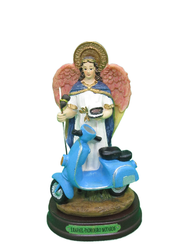 Estátua de São Rafael com asas rosa, manto azul e motorizada azul clara em base com placa