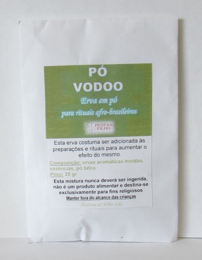 Embalagem branca com rótulo verde e branco de PÓ VODOO erva em pó para rituais afro-brasileiros