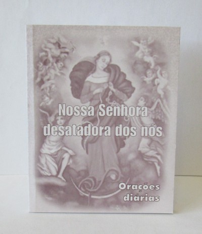 Livro Nossa Senhora desatadora dos nós com capa sépia e imagem religiosa