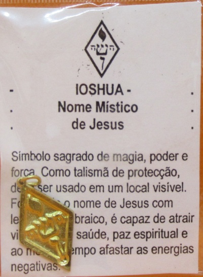 Cartão com talismã dourado e texto explicativo sobre o Nome Místico de Jesus, IOSHUA.