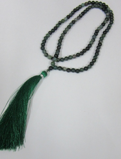 Rosário verde escuro com tassel verde