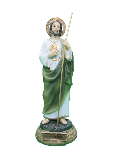 Estátua de São Judas Tadeu com túnica branca, capa verde e auréola dourada