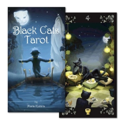 Baralho de tarot Black Cats com carta número 4 mostrando gatos pretos a beber chá num ambiente noturno.