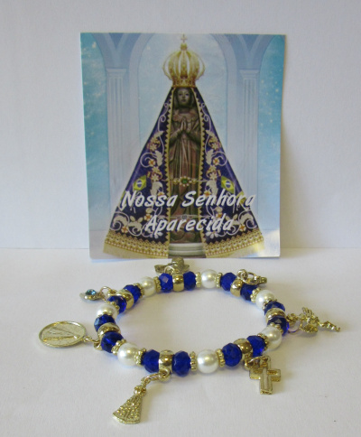 Pulseira religiosa azul, branco e dourado com imagem e cartão de Nossa Senhora Aparecida