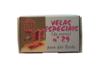 Embalagem de velas especiais n° 29 com texto e ilustrações em tons de bege, castanho e roxo