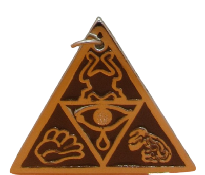 Chaveiro triangular com símbolos em relevo castanho e amarelo