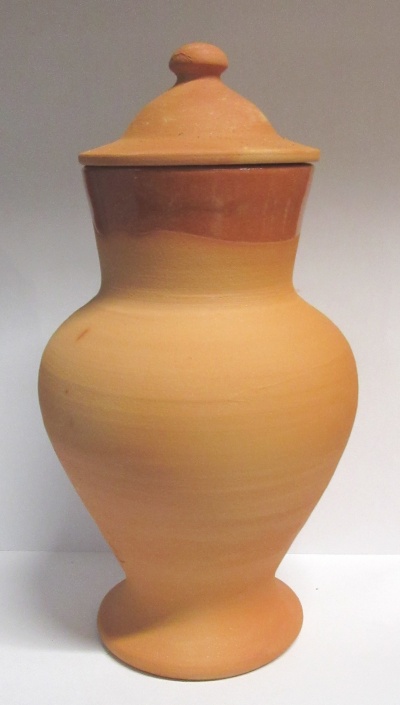 Vaso de cerâmica terracota com tampa e faixa castanho avermelhado