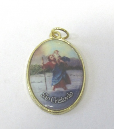 Médaille ovale avec image religieuse de São Cristóvão avec enfant et texte