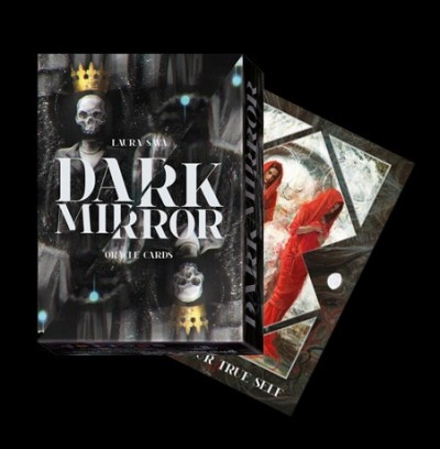 Conjunto de cartas oraculares Dark Mirror com arte de caveira e coroa em caixa preta