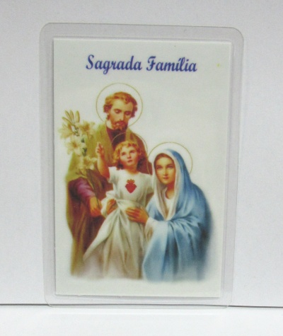 Cartão plástico com imagem da Sagrada Família e texto azul
