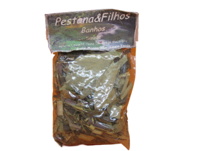 Pacote de ervas secas com rótulo verde e texto branco 'Pestana&Filhos Banhos Saúde'.