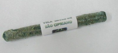Incenso em bastão verde com rótulo branco