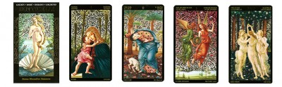 Conjunto de cinco cartas de tarot coloridas com moldura preta e figuras humanas em fundo floral