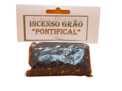 Pacote plástico com grãos de incenso e rótulo branco com texto INCENSO GRÃO PONTIFICAL