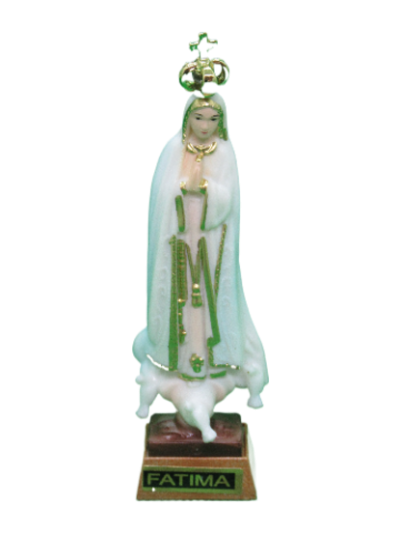 Estátua religiosa de Nossa Senhora de Fátima com coroa dourada em base com inscrição FATIMA