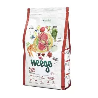 Embalagem de comida para cães Weego LAMB & GOJI com design branco e vermelho e ilustração de ingredientes.