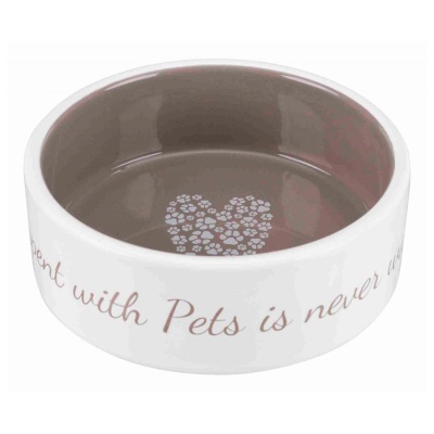 Tigela cerâmica branca e castanha com coração de pegadas e frase decorativa.