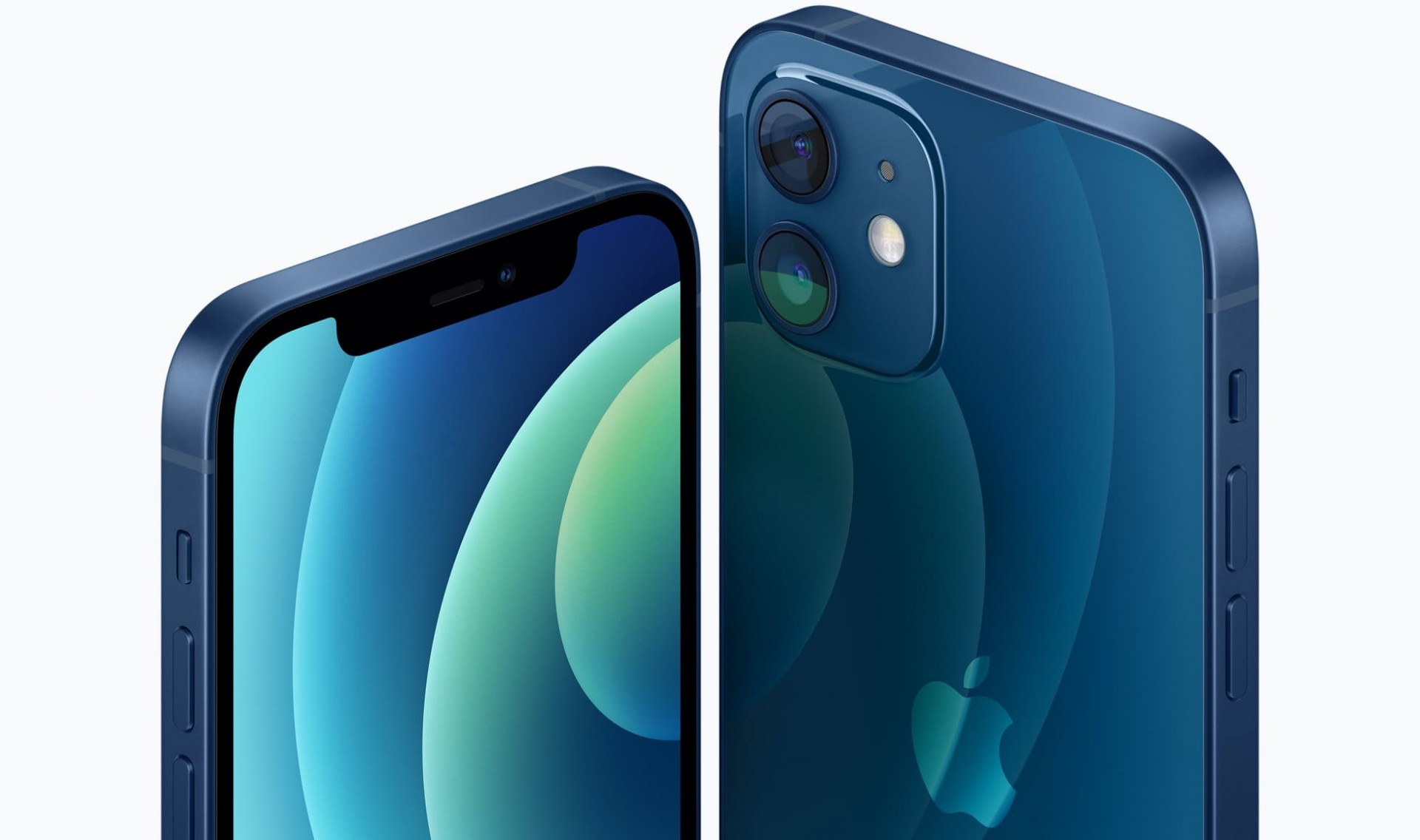 Capacidade das baterias dos novos modelos do iPhone 12 foram reveladas Dois smartphones azuis, um de frente com ecrã ligado, outro de costas mostrando câmaras