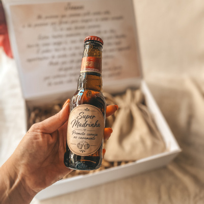 Garrafa de cerveja com rótulo personalizado Super Madrinha}