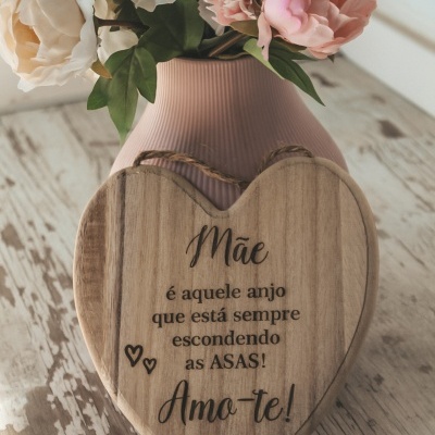 https://www.pimentarosalove.com/product/coracao-madeira-mae