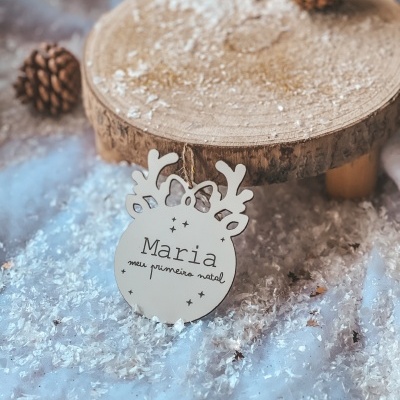 Ornamento de Natal em madeira branca em forma de rena com texto personalizado