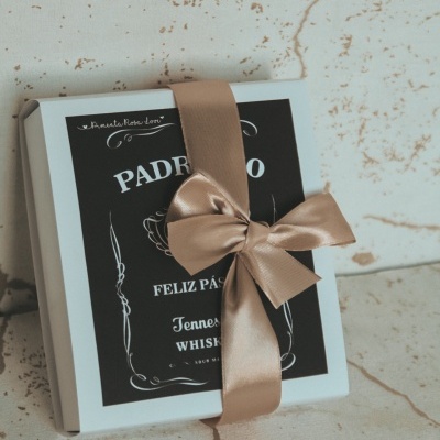 https://www.pimentarosalove.com/product/caixa-whisckey-padrinho