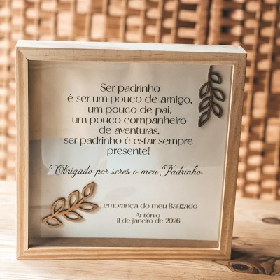 https://www.pimentarosalove.com/product/moldura-padrinho-lembranca-batizado
