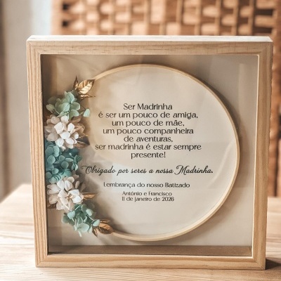 https://www.pimentarosalove.com/product/moldura-madrinha-lembranca-batizado