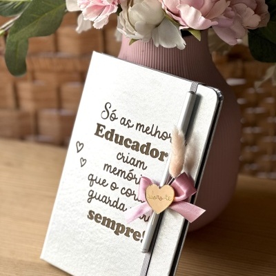 https://www.pimentarosalove.com/product/bloco-notas-prateado-so-as-melhores