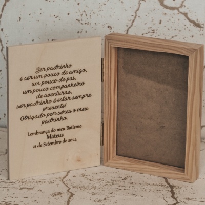 https://www.pimentarosalove.com/product/moldura-padrinho-batizado
