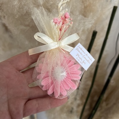 https://www.pimentarosalove.com/product/lembranca-vela-flor