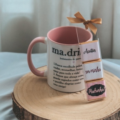 https://www.pimentarosalove.com/product/conjunto-pedido-madrinha-caneca